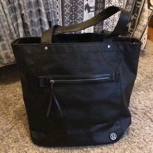 Lululemon tote bag